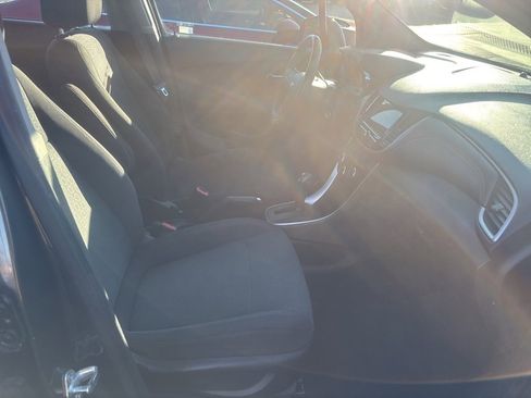 Used 2019 Chevrolet Trax LS image 8