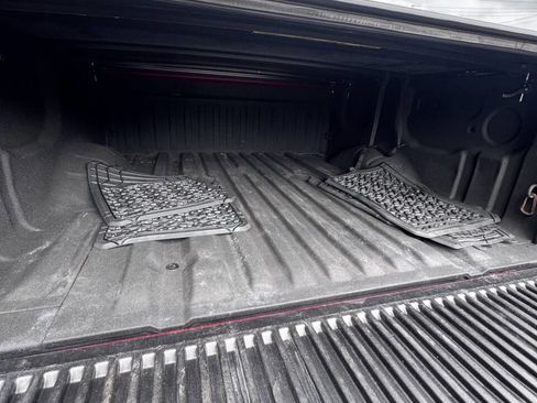 Used 2019 Nissan Titan S w/ S Utility Package image 10