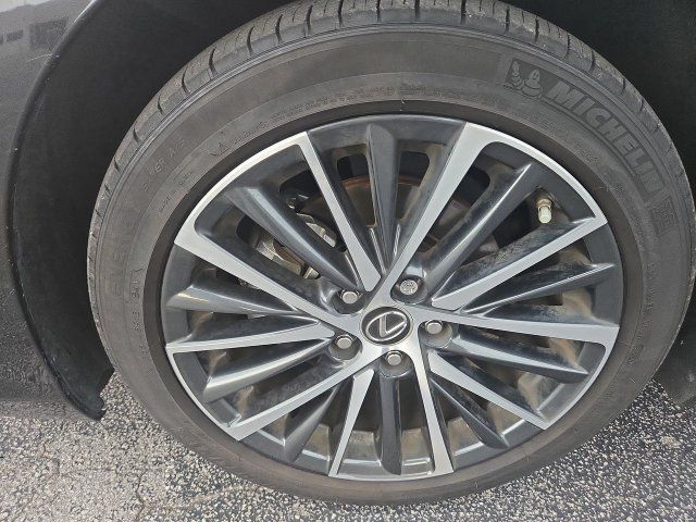 Used 2025 Lexus ES 350 w/ Premium Package FWD image 10