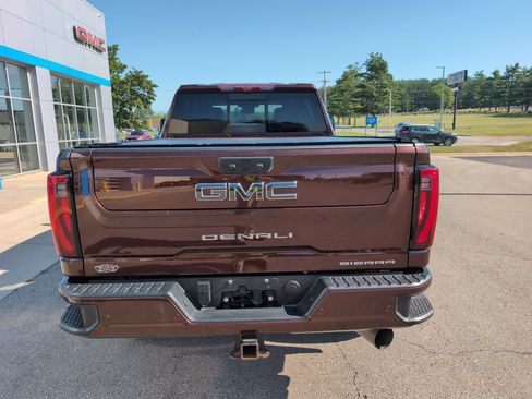 Used 2024 GMC Sierra 2500 Denali Ultimate AWD/4WD image 7