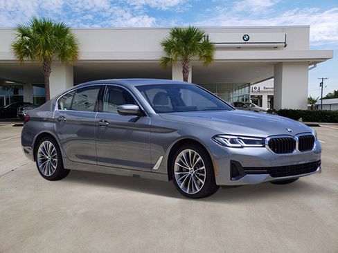 Certified 2023 BMW 530i w/ Premium Package RWD image 3