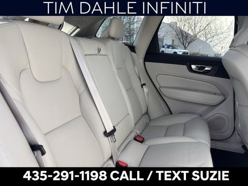 Used 2023 Volvo XC60 B5 Plus image 16