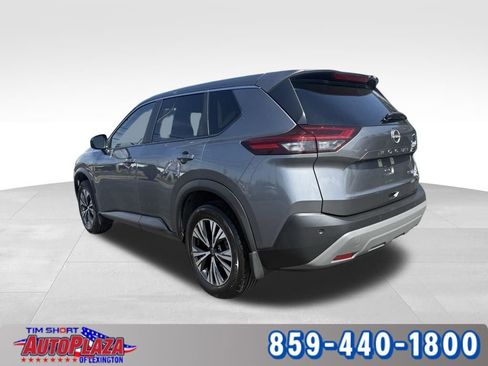 Used 2023 Nissan Rogue SV image 2
