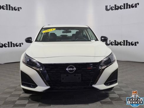 Used 2024 Nissan Altima 2.5 SR FWD image 2