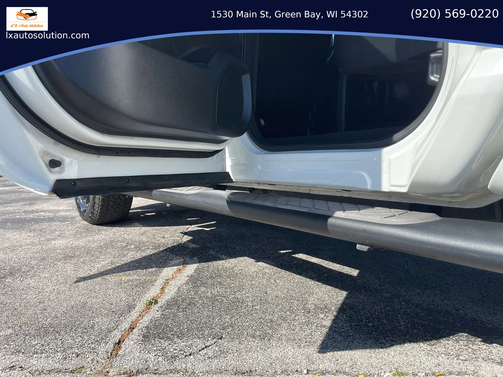 Used 2019 Nissan Titan SV w/ SV Convenience Package AWD/4WD image 27