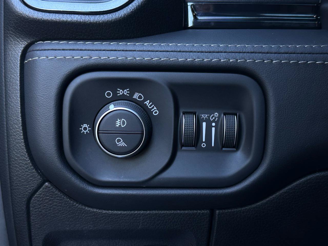 Used 2022 RAM 1500 Limited AWD/4WD image 25