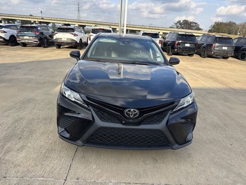 Used 2020 Toyota Camry SE image 6