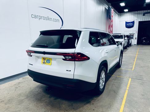 Used 2024 Toyota Grand Highlander AWD Hybrid image 7