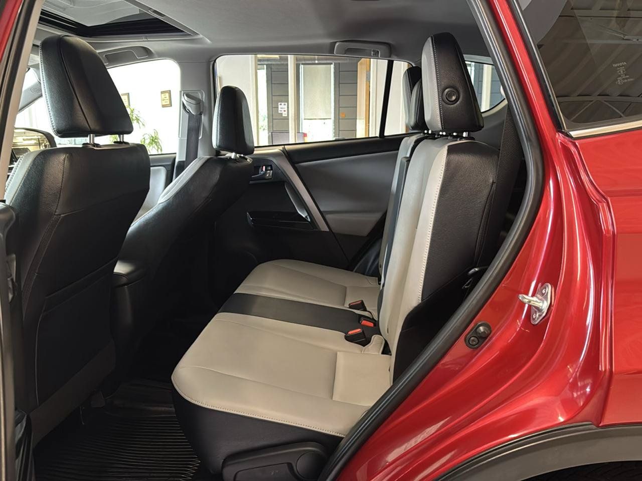 Used 2017 Toyota RAV4 Limited w/ Protection Package AWD/4WD image 20