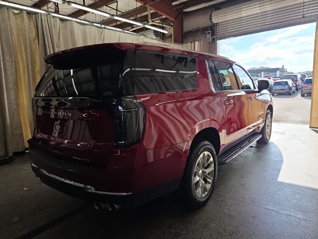 Used 2026 Chevrolet Suburban Premier AWD/4WD image 2