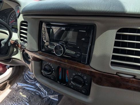 Used 2005 Chevrolet Impala Sedan w/ Preferred Equipment Group image 18