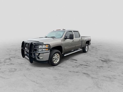Used 2013 Chevrolet Silverado 2500 LTZ w/ LTZ Plus Package AWD/4WD image 4
