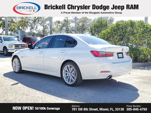 Used 2023 BMW 330e w/ Driving Assistance Package image 4