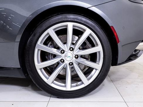 Used 2018 Aston Martin DB11 Coupe RWD image 23