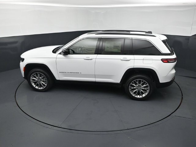 New 2027 Jeep Grand Cherokee Limited AWD/4WD image 15