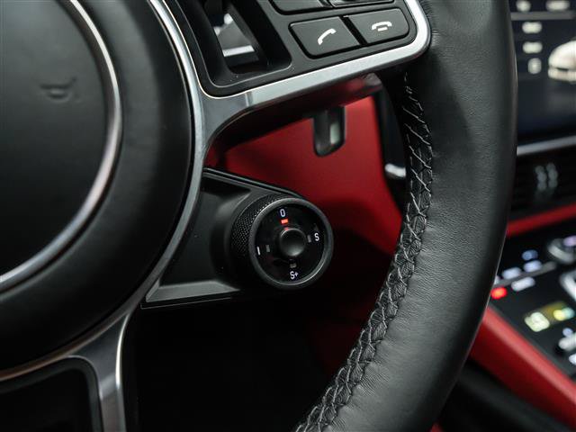 Used 2022 Porsche Cayenne Platinum Edition AWD/4WD image 21