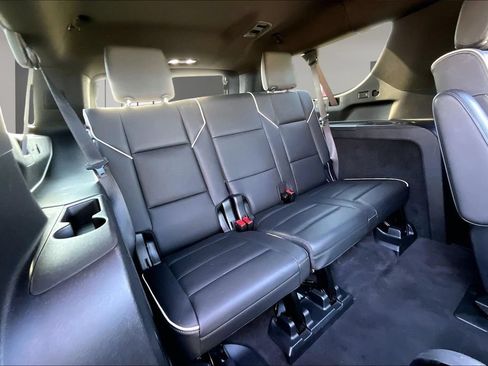 Used 2023 Cadillac Escalade ESV Premium Luxury AWD/4WD image 30