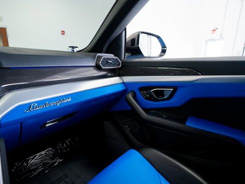 Used 2022 Lamborghini Urus image 56