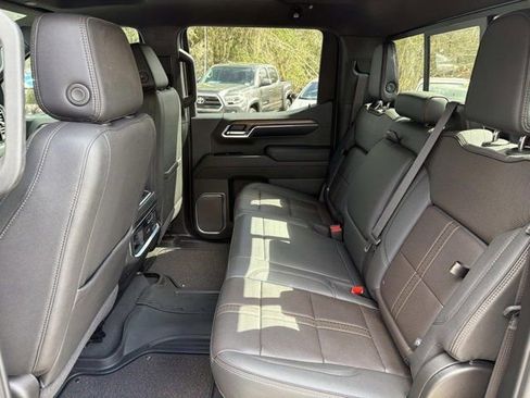 Used 2024 Chevrolet Silverado 1500 High Country w/ Technology Package image 15