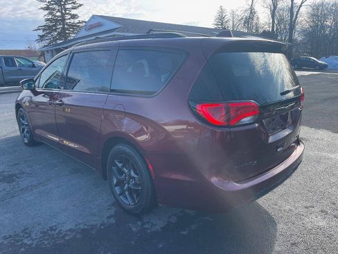 Used 2019 Chrysler Pacifica Limited w/ Advanced Safetytec Group FWD image 7
