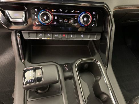 Used 2022 GMC Sierra 1500 AT4 w/ AT4 Preferred Package image 27