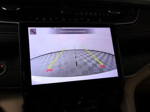 Used 2024 Jeep Grand Cherokee L Limited image 6