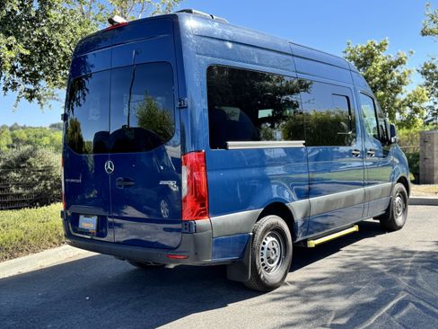 Used 2023 Mercedes-Benz Sprinter 2500 image 7