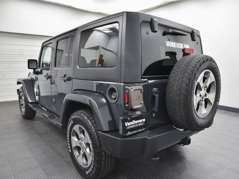 Used 2016 Jeep Wrangler Unlimited Sahara w/ Connectivity Group image 5