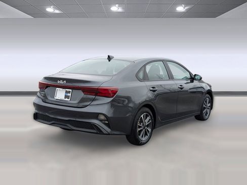 Used 2024 Kia Forte LXS image 8