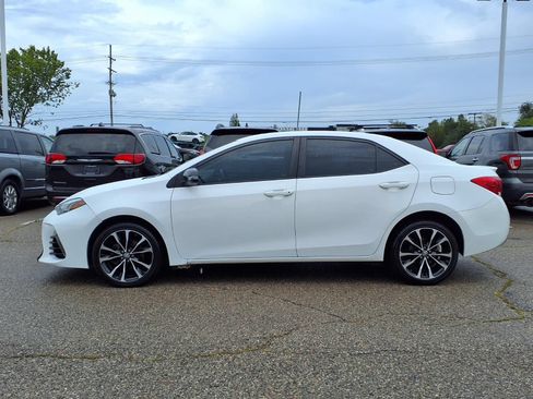 Used 2018 Toyota Corolla SE w/ Carpet Mat Package (TMS) FWD image 7