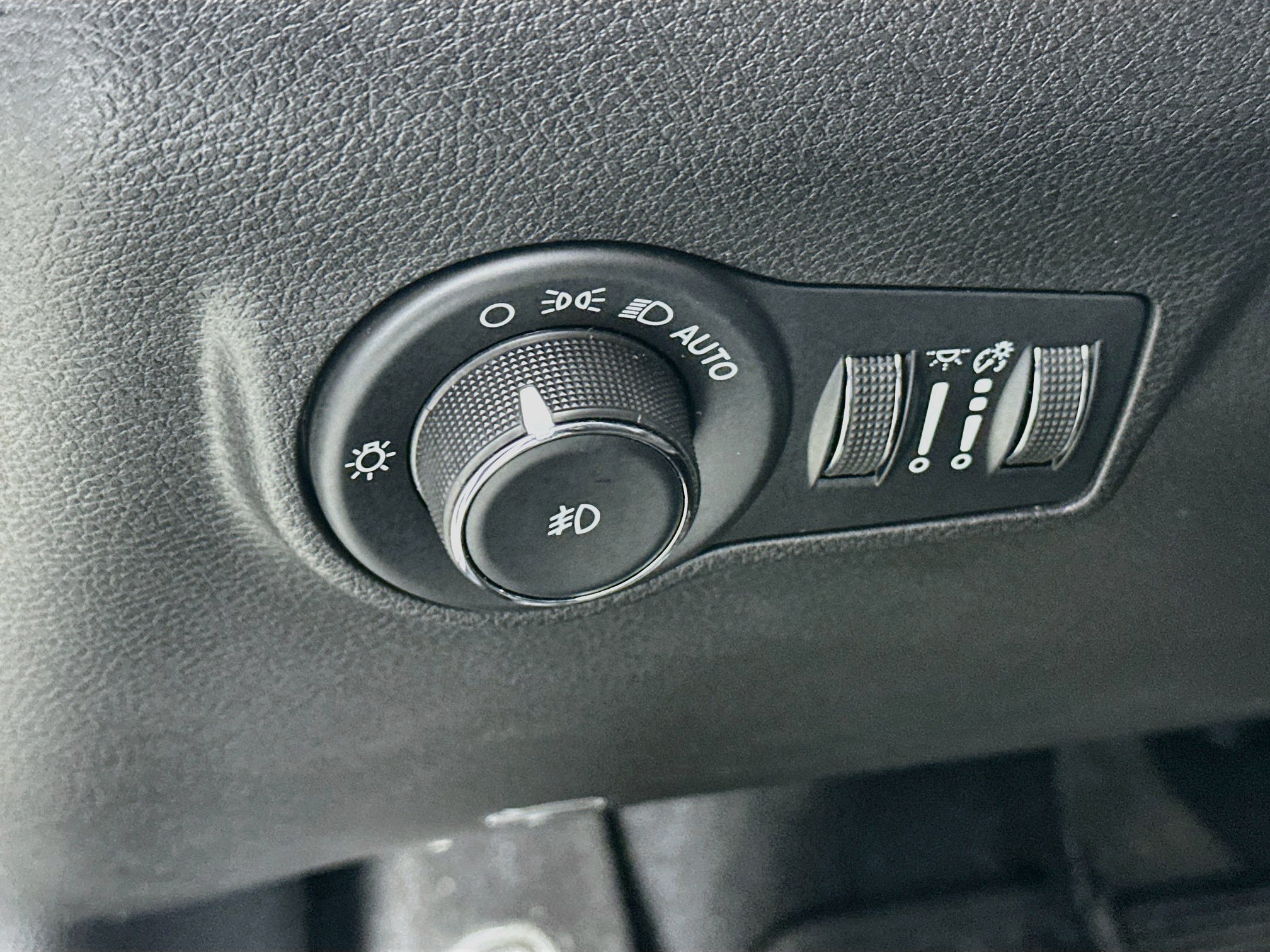 Used 2023 Jeep Compass Trailhawk AWD/4WD image 10