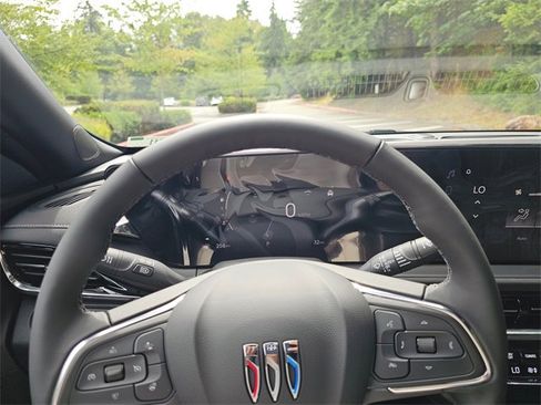 New 2025 Buick Envista Avenir image 24