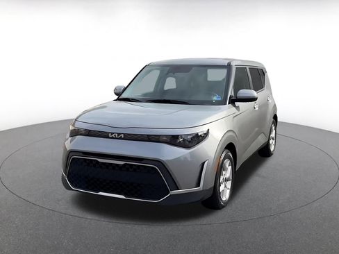 Used 2025 Kia Soul LX w/ LX Technology Package FWD image 7
