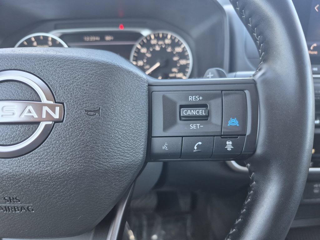Used 2025 Nissan Rogue SV AWD/4WD image 20