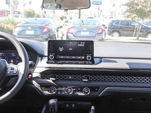 Used 2023 Honda Accord EX image 18