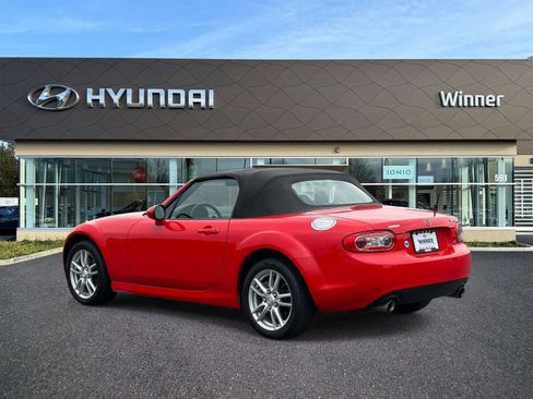 Used 2009 MAZDA MX-5 Miata Sport w/ Convenience Pkg RWD image 2