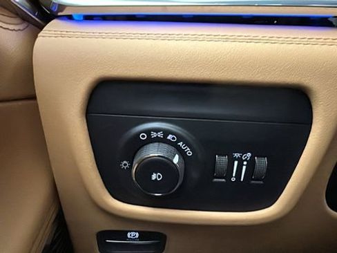 New 2026 Jeep Grand Cherokee Summit image 33