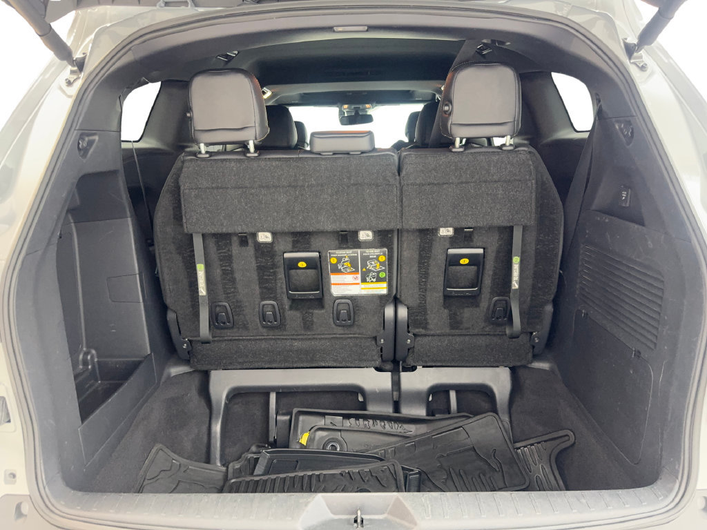 Used 2025 Toyota Sienna XLE Woodland Edition AWD/4WD image 82