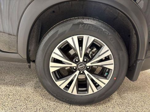 Used 2023 Nissan Rogue SV image 33