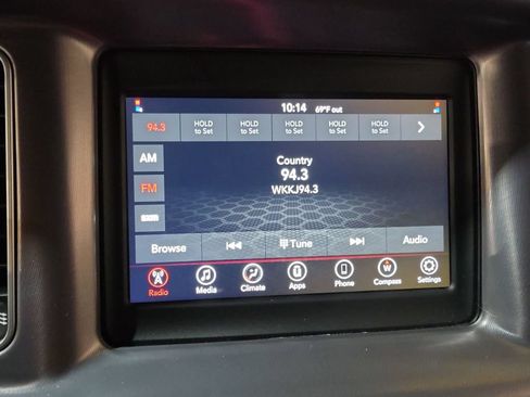 Used 2020 Dodge Charger SXT RWD image 12
