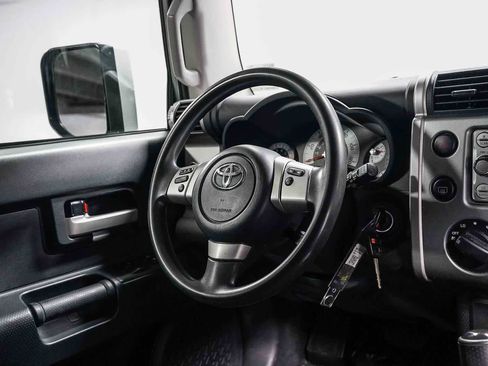 Used 2011 Toyota FJ Cruiser 4WD w/ Convenience Pkg image 15