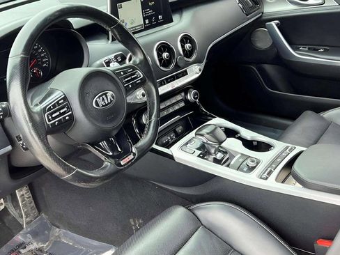 Used 2018 Kia Stinger GT2 image 14