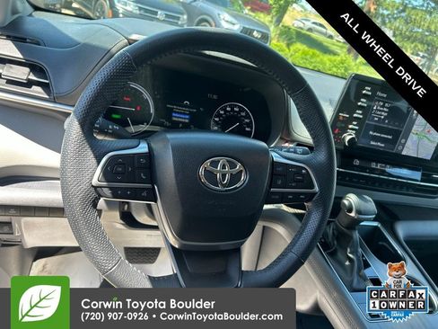 Used 2024 Toyota Sienna Limited AWD/4WD image 27