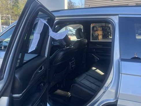 Used 2023 Jeep Grand Cherokee Overland image 21