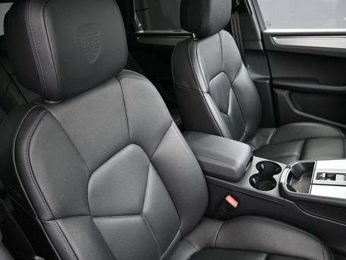Certified 2026 Porsche Macan AWD/4WD image 29
