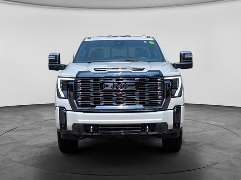 Used 2024 GMC Sierra 3500 Denali Ultimate AWD/4WD image 2