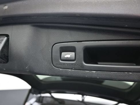 Used 2018 Honda CR-V Touring image 6