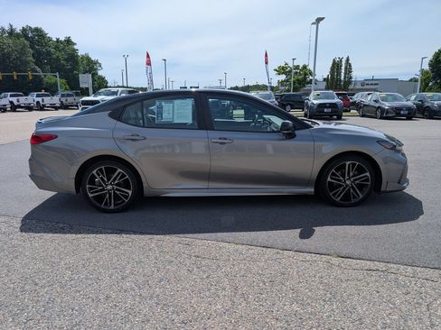 Used 2025 Toyota Camry XSE AWD/4WD image 7