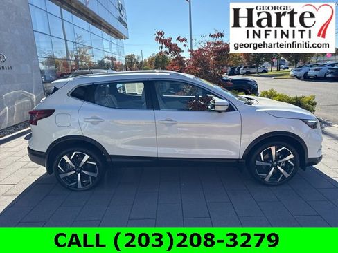 Used 2022 Nissan Rogue Sport SL w/ Premium Package image 8