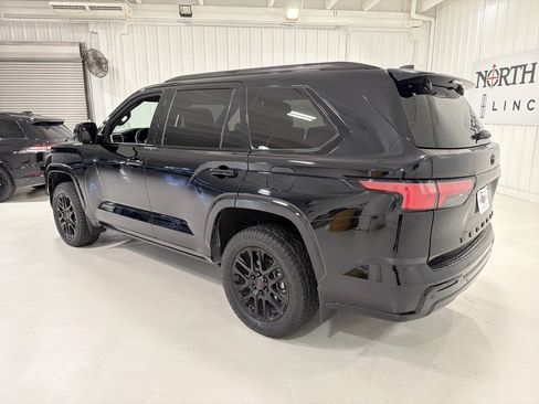 Used 2024 Toyota Sequoia Platinum AWD/4WD image 3